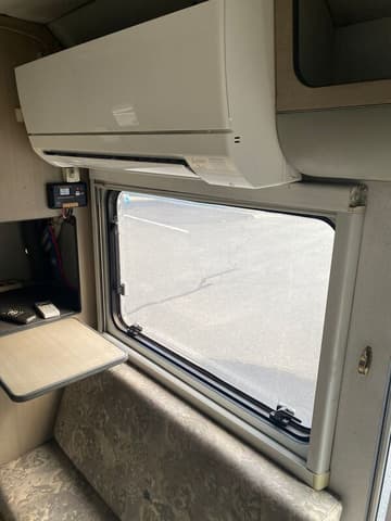 1992 Mitsubishi Delica JDM car for sale — photo 13 of 25