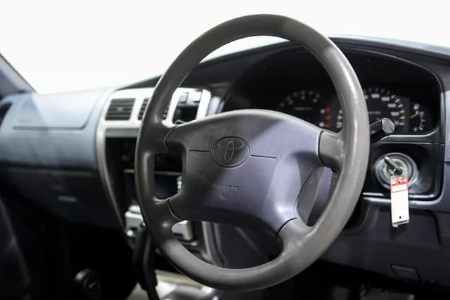 1998 Toyota Hilux JDM car for sale — photo 12 of 25