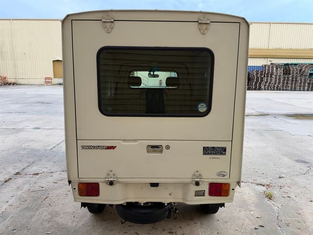 1998 Daihatsu Hijet JDM car for sale — photo 7 of 17