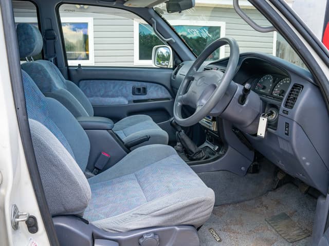 1999 Toyota Hilux Surf JDM car for sale — photo 12 of 16