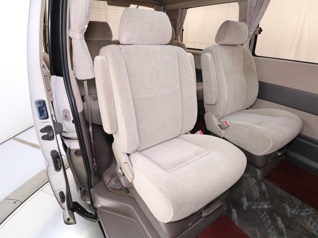 1999 Toyota Grand Hiace JDM car for sale — photo 17 of 25