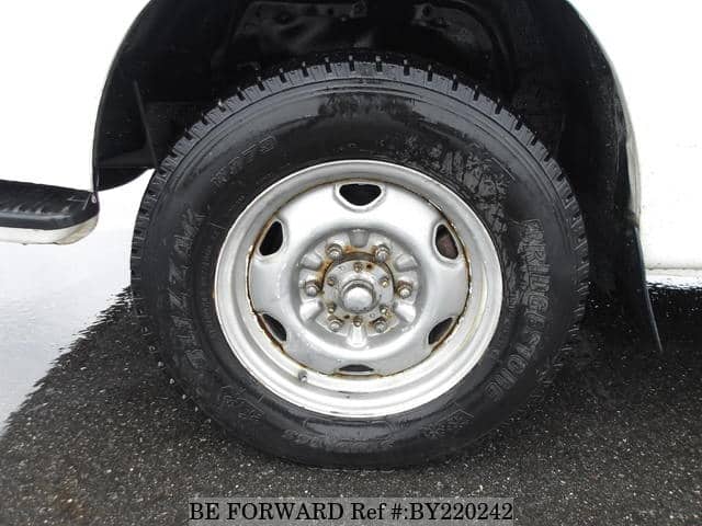 2002 Toyota HiAce JDM car for sale — photo 9 of 25