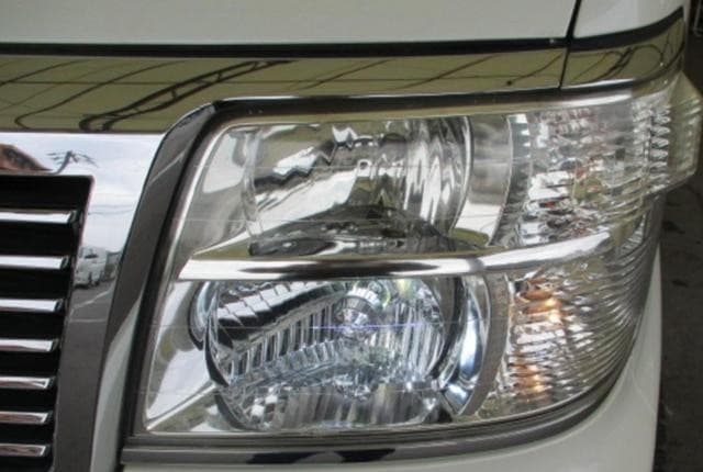 2002 Nissan Elgrand JDM car for sale — photo 3 of 21