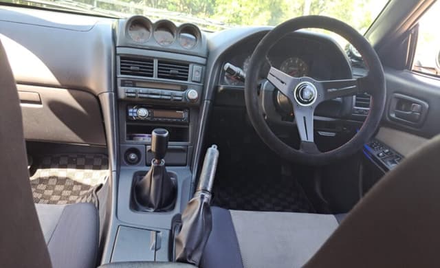 1998 Nissan Skyline JDM car for sale — photo 6 of 11
