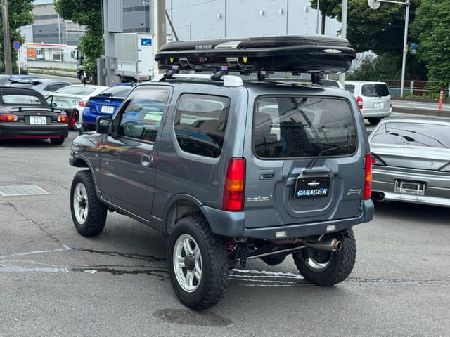 2005 Suzuki Jimny JDM car for sale — photo 16 of 25