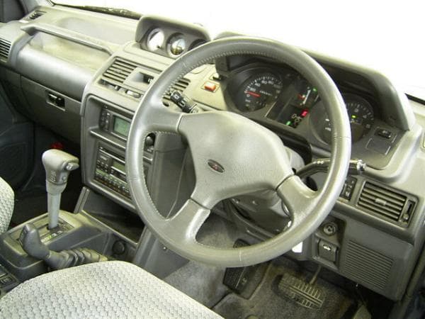 1995 Mitsubishi Pajero JDM car for sale — photo 3 of 3