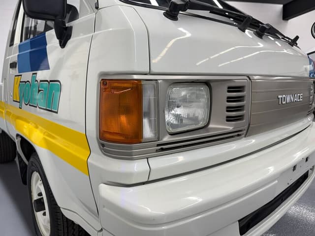 1989 Toyota Townace JDM car for sale — photo 20 of 25
