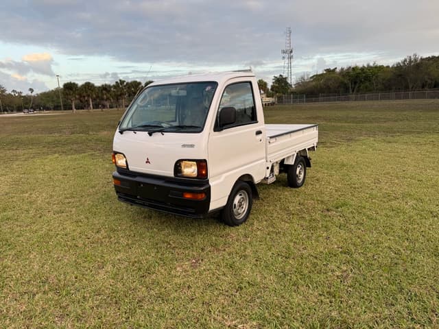 1998 Mitsubishi Minicab JDM car for sale — photo 20 of 25