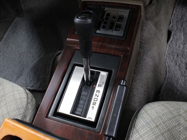 1983 Nissan Gloria JDM car for sale — photo 14 of 25
