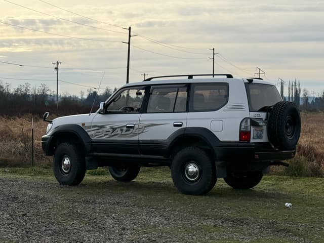2000 Toyota Land Cruiser Prado JDM car for sale — photo 4 of 14