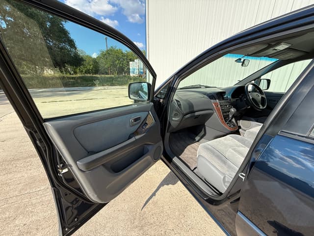 1998 Toyota Harrier JDM car for sale — photo 9 of 21