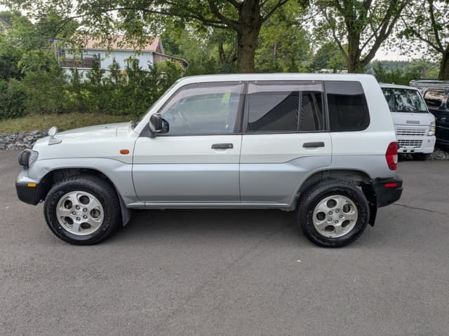1999 Mitsubishi Pajero JDM car for sale — photo 7 of 18