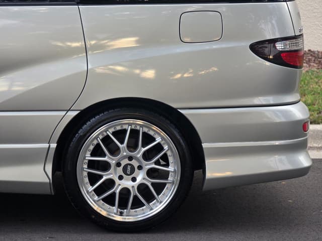2000 Toyota Estima JDM car for sale — photo 23 of 25