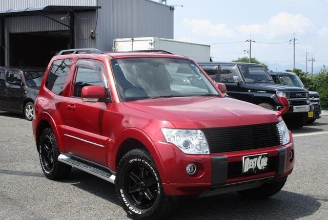2009 Mitsubishi Pajero JDM car for sale — photo 2 of 3