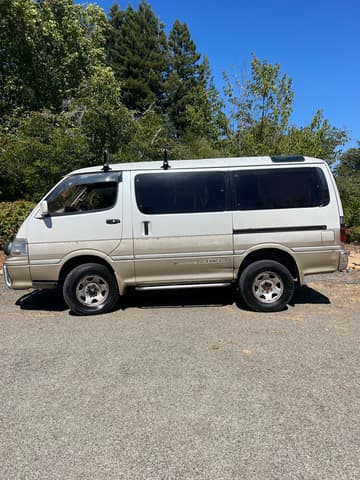 1994 Toyota HiAce JDM car for sale — photo 6 of 9