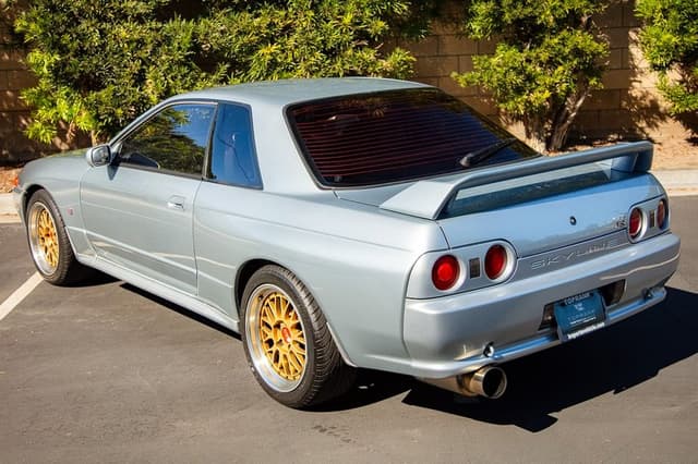 1990 Nissan Skyline JDM car for sale — photo 6 of 25