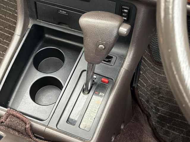 1997 Toyota HiAce JDM car for sale — photo 22 of 25
