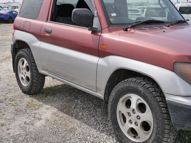 1999 Mitsubishi Pajero JDM car for sale — photo 10 of 25