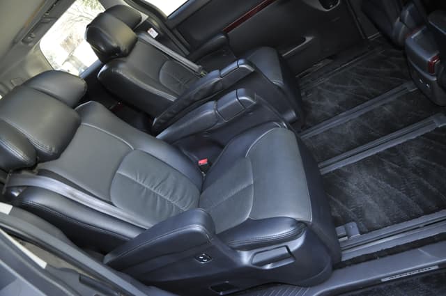 2008 Toyota Alphard JDM car for sale — photo 14 of 25
