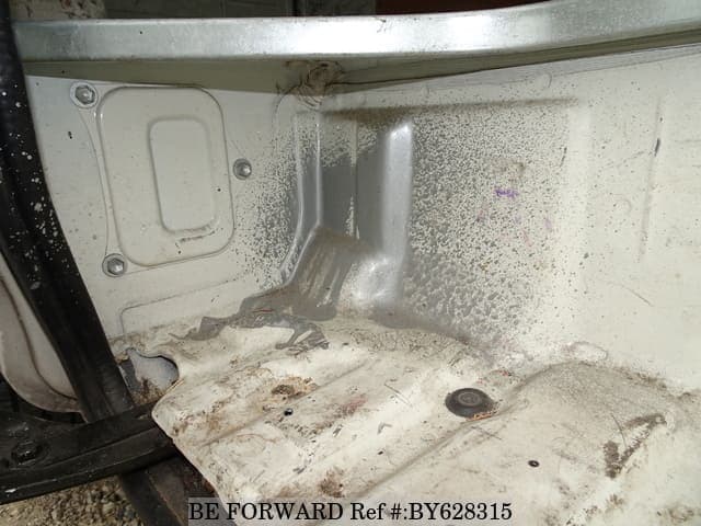 2003 Toyota HiAce JDM car for sale — photo 23 of 25