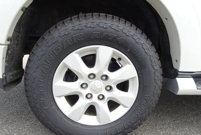 2011 Mitsubishi Pajero JDM car for sale — photo 11 of 25