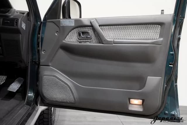 1996 Mitsubishi Pajero JDM car for sale — photo 20 of 25