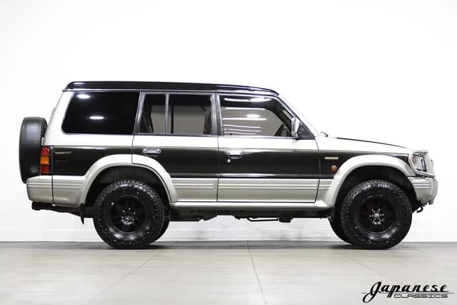 1996 Mitsubishi Pajero JDM car for sale — photo 5 of 25