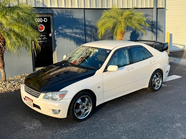2000 Toyota Altezza JDM car for sale — photo 2 of 25