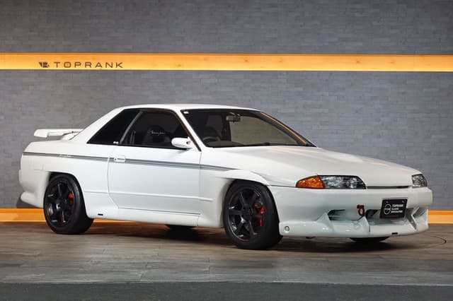 1990 Nissan Skyline JDM car for sale — photo 3 of 25