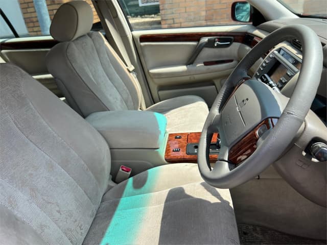 2000 Toyota Crown JDM car for sale — photo 13 of 16