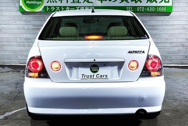2002 Toyota Altezza JDM car for sale — photo 7 of 25