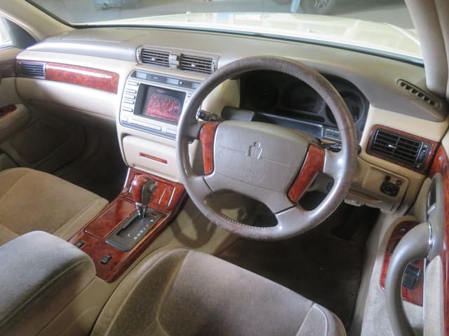 2000 Toyota Crown JDM car for sale — photo 9 of 9