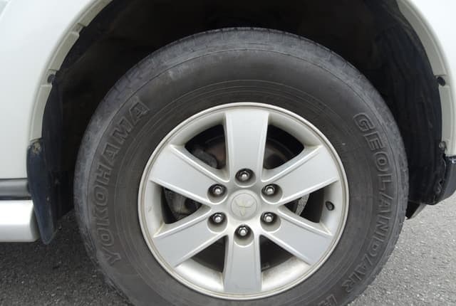 2009 Mitsubishi Pajero JDM car for sale — photo 12 of 25