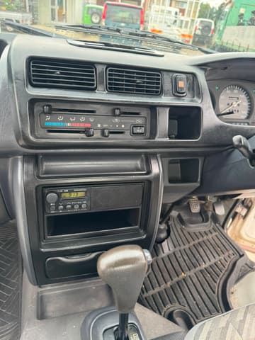 2001 Daihatsu Hijet JDM car for sale — photo 9 of 12