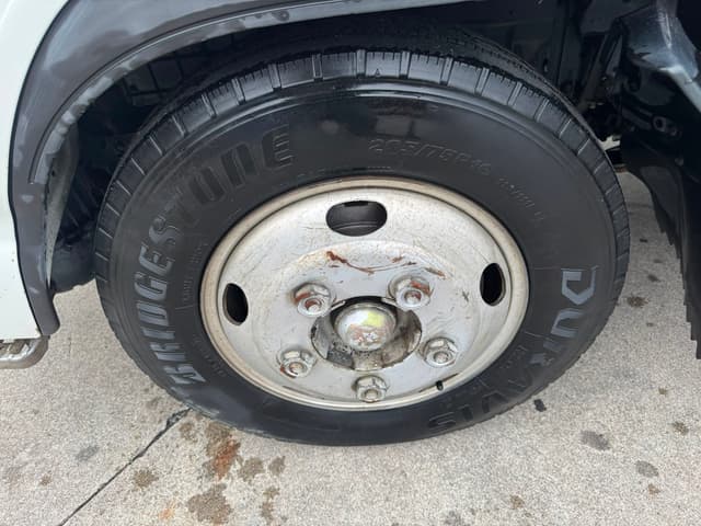 1998 Isuzu Elf JDM car for sale — photo 13 of 14