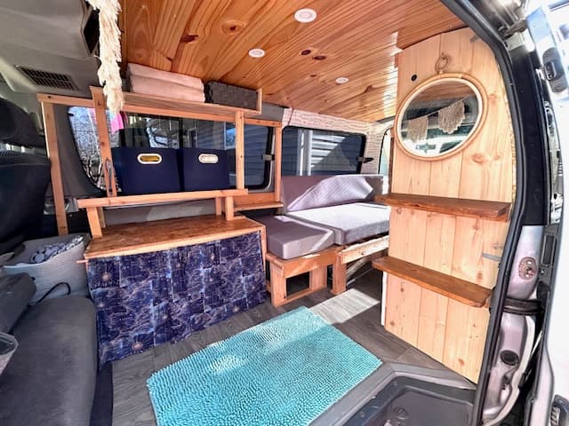 1991 Toyota HiAce JDM car for sale — photo 14 of 29