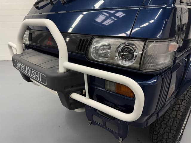 1993 Mitsubishi Delica JDM car for sale — photo 10 of 25