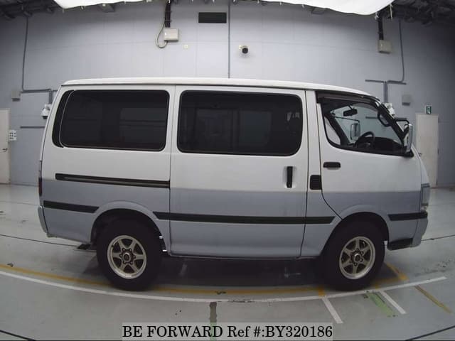 2003 Toyota HiAce JDM car for sale — photo 3 of 8