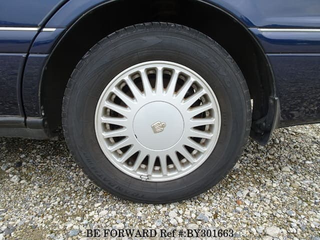 1999 Toyota Crown JDM car for sale — photo 10 of 25