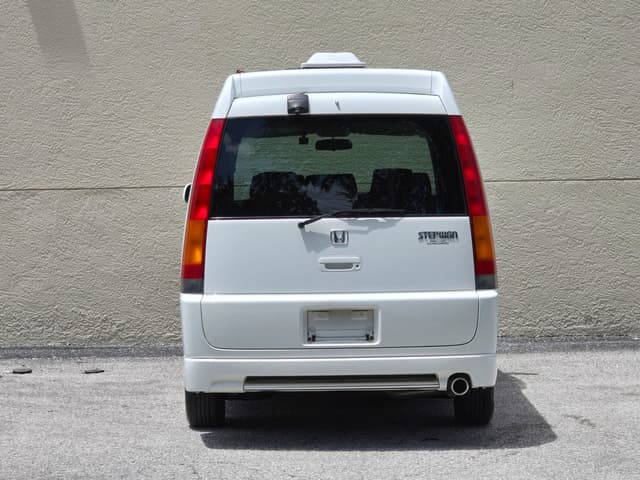 2000 Honda Stepwagon JDM car for sale — photo 22 of 25