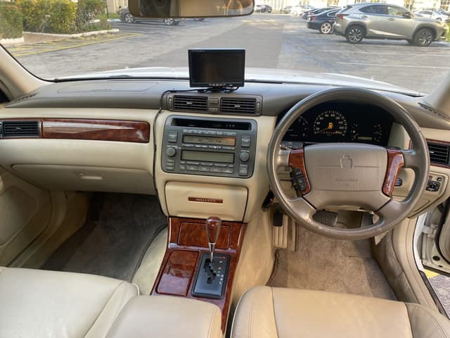 1999 Toyota Majesta JDM car for sale — photo 10 of 11