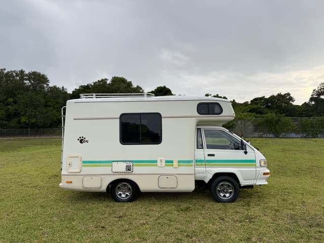 1994 Toyota Townace JDM car for sale — photo 4 of 25
