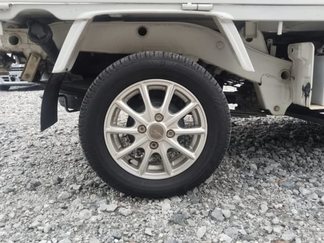 2002 Daihatsu Hijet JDM car for sale — photo 13 of 22