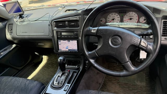 2000 Nissan Stagea JDM car for sale — photo 9 of 15
