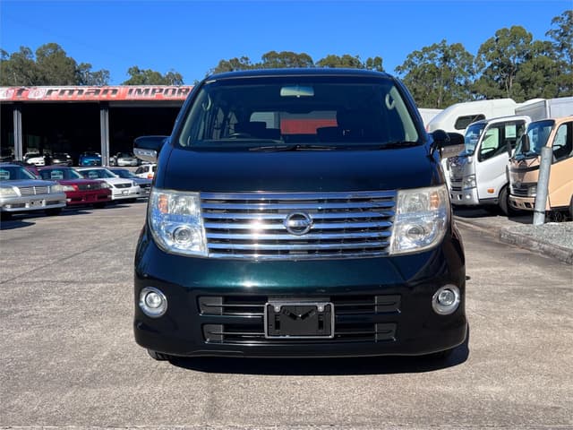 2007 Nissan Elgrand JDM car for sale — photo 2 of 16