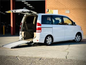 2005 Toyota Voxy JDM car for sale