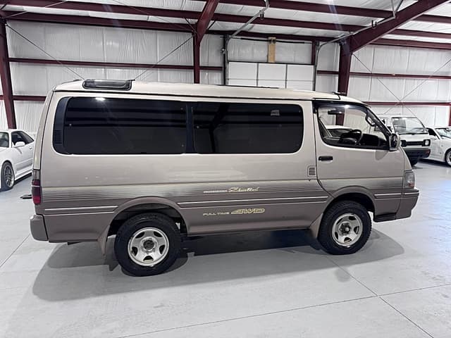 1995 Toyota HiAce JDM car for sale — photo 7 of 25