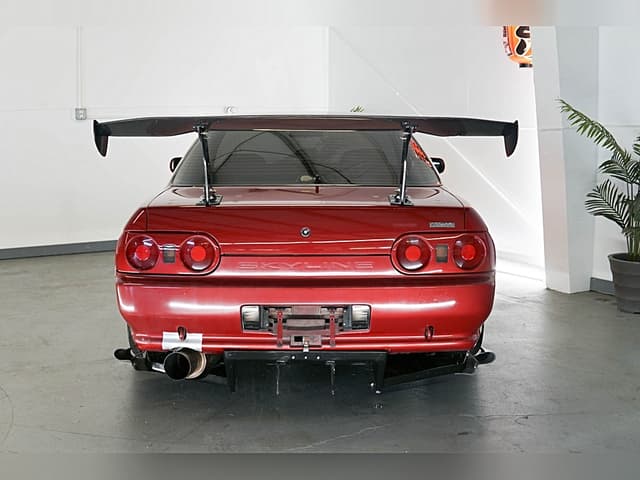 1992 Nissan Skyline JDM car for sale — photo 4 of 25