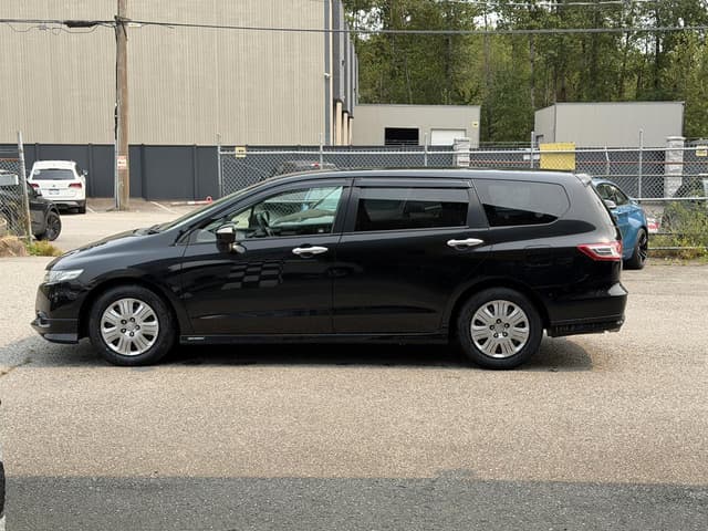 2011 Honda Odyssey JDM car for sale — photo 4 of 19