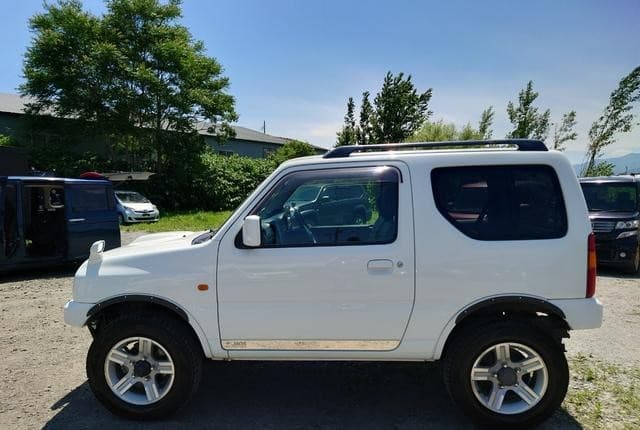 2008 Suzuki Jimny JDM car for sale — photo 5 of 25